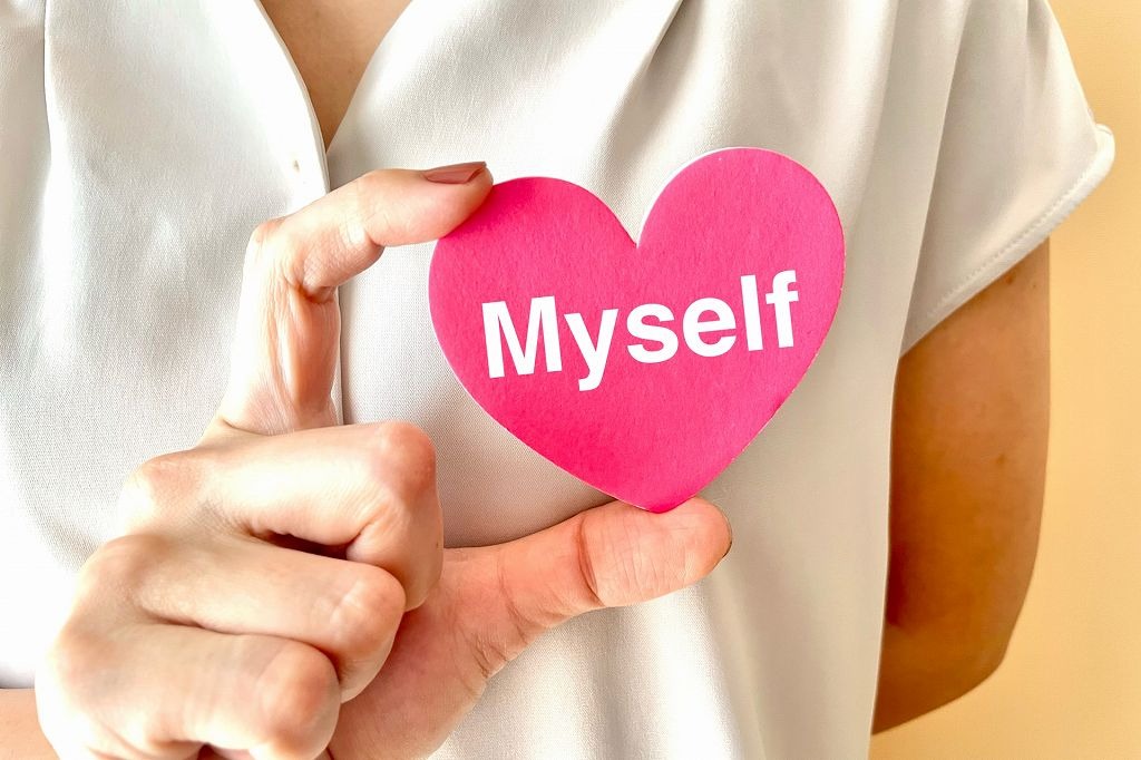 自信と自己肯定感の高め方をアドラー心理学を応用してアドバイス。人間関係の悪化や睡眠不足が気になる方へ